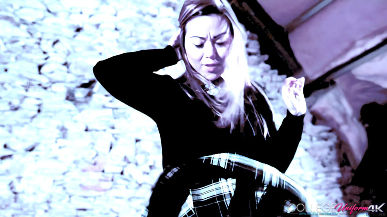 College Uniform: Wentylator Up Sk!rt wyposażony w Lily S