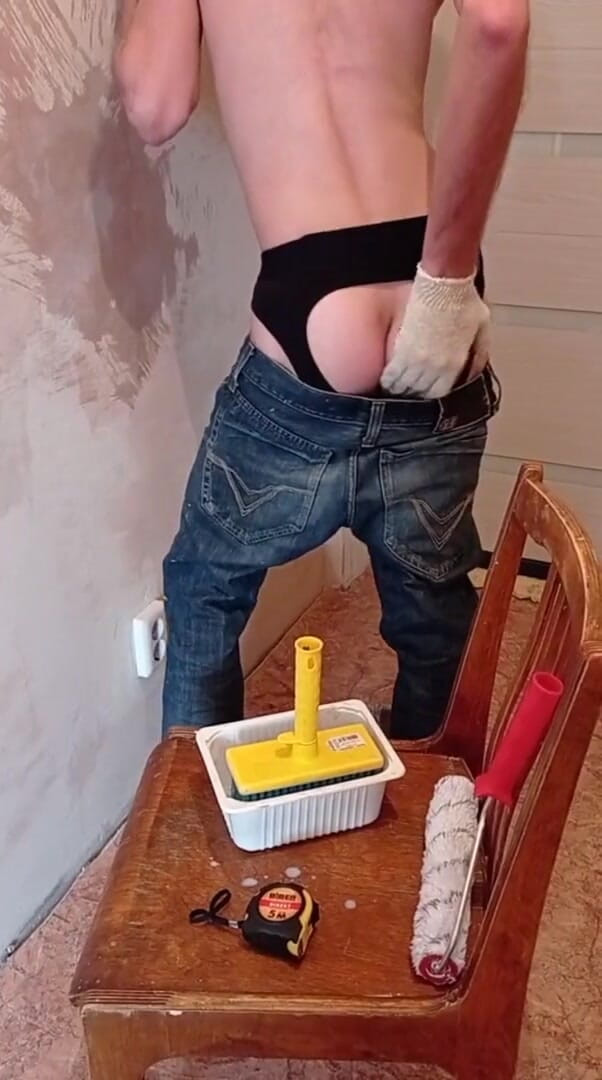 Dick Boys Studio: Il costruttore si masturba durante la pausa