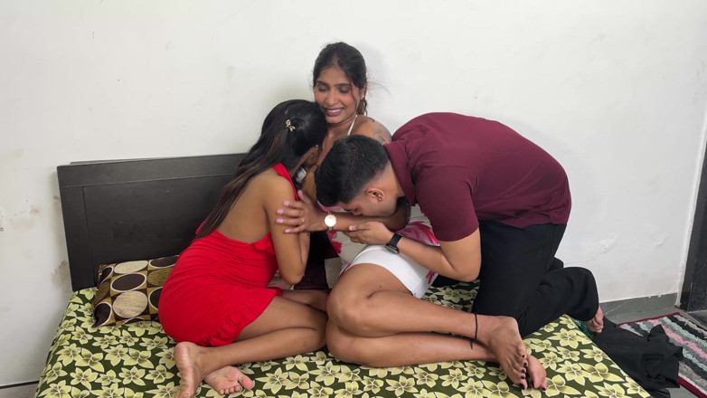 Punam Singh: 2 üvey kız kardeş ne apne üvey üvey erkek kardeş ke sath kiya...