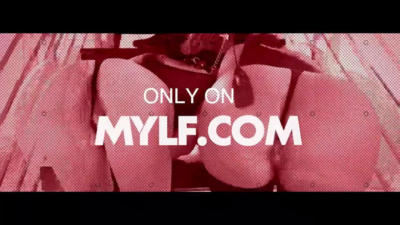 Mylf Official: Máy bay bà già bossy alexis monroe phỏng vấn con đĩ...