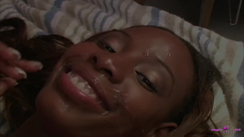 Naughty Black Girls: Magrinha negra rainha Lady Armani recebe sua buceta hardcore martelada...