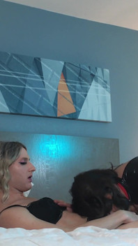 Femboy Bailey Willde zuigt mietje Jasmyne Jaye - compilatie 6