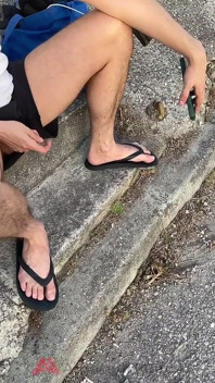 El Chico Heterosexual Amateur Perdió Una Apuesta: Tiene Que Exponer Su Polla En La Calle Y O Mear O Correrse