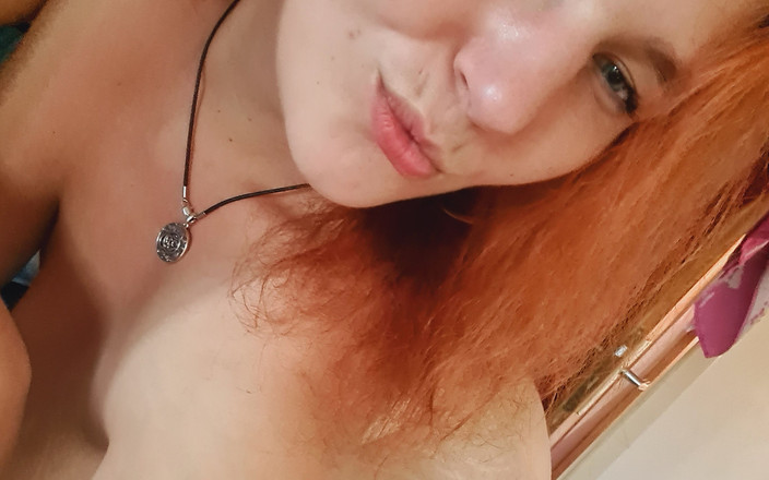 FuckAlice27: Александра мастурбирует