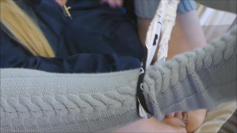 Natalie K: İnleyen orgazm mastürbasyon amcık oyunu ve külot koklama yakın çekim ile...