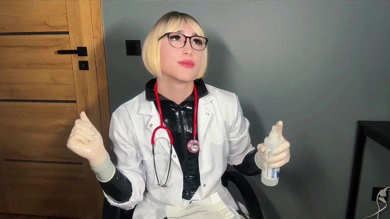 Viper Fierce: Clinical kinks: masturbatie en anaal in het latex dokterslab