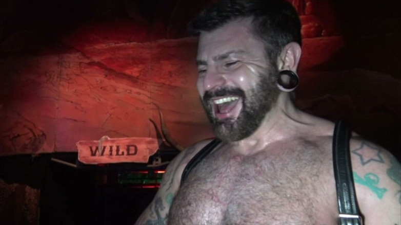 Hot recent bareback entertainement: Scopo caldo nel retro in pubblico