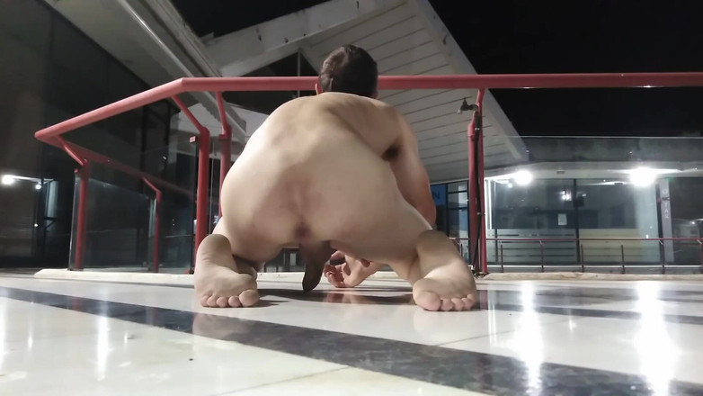 Dan Eagle: Totally Naked in a Mall