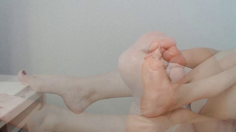 Dream Factory: Sladké nohy pro vaše sperma