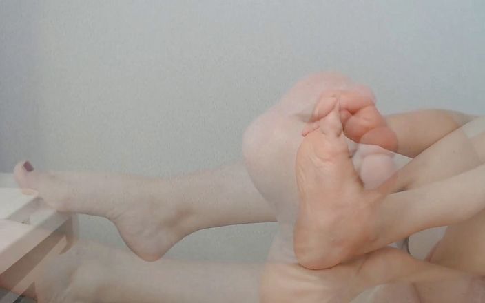 Dream Factory: Des pieds doux pour ton sperme