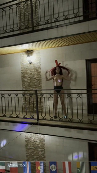 SweetButtocks: Tanec nahý v hotelu