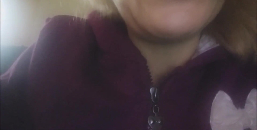 savannahamatoriale: Znalazłem kilka brudnych zdjęć toaletowych na twoim komputerze, kochanie ... ale...