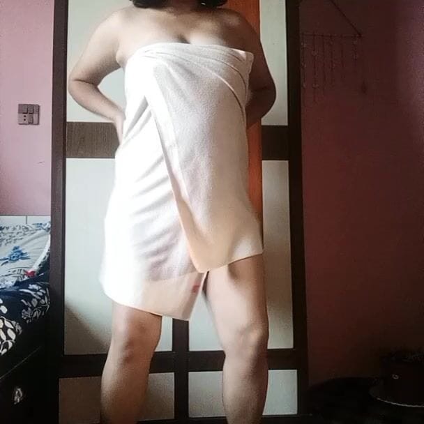 Sexy girl ass: Pertunjukan memek gadis India