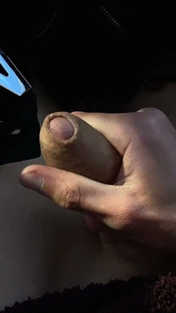Wytrysk w samochodzie i orgazm - Uncut Cock