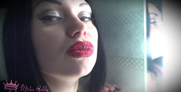 Goddess Misha Goldy: Adorazione delle labbra glitterate