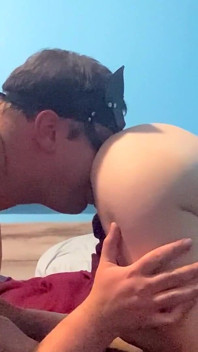He eats his own hot and fresh cum in my pussy