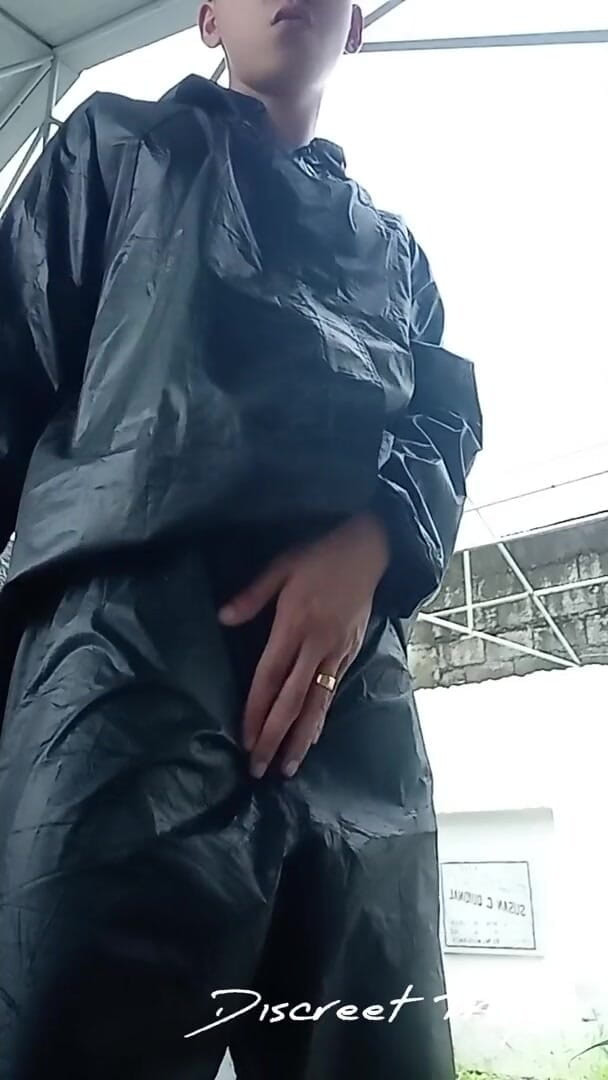 Troye_AsianPinoy: Masturbasi pinoy di pemakaman di luar ruangan - aku hampir kepergok...
