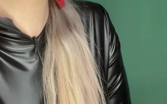 FinDom Goaldigger: Pink Lip Gloss Addiction
