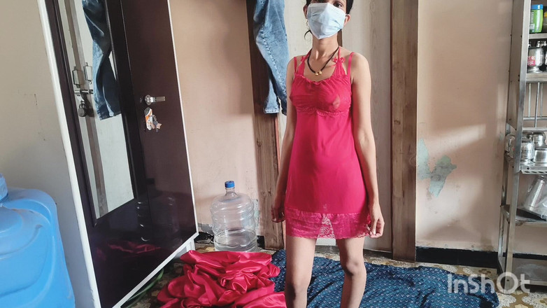 Desishycouple: Shivani încearcă bikini prima dată