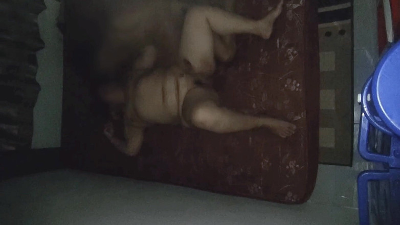 my_wife_chubby: Tombul bir evli kadın. harika bir orgazm olana kadar bilinmeyen...