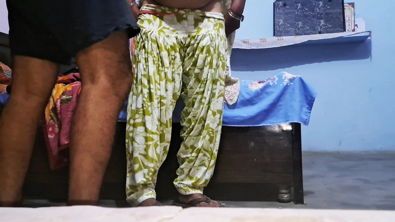 MHM: Behari Servent s-a futut cu indianca punjabi bhabi Malkin