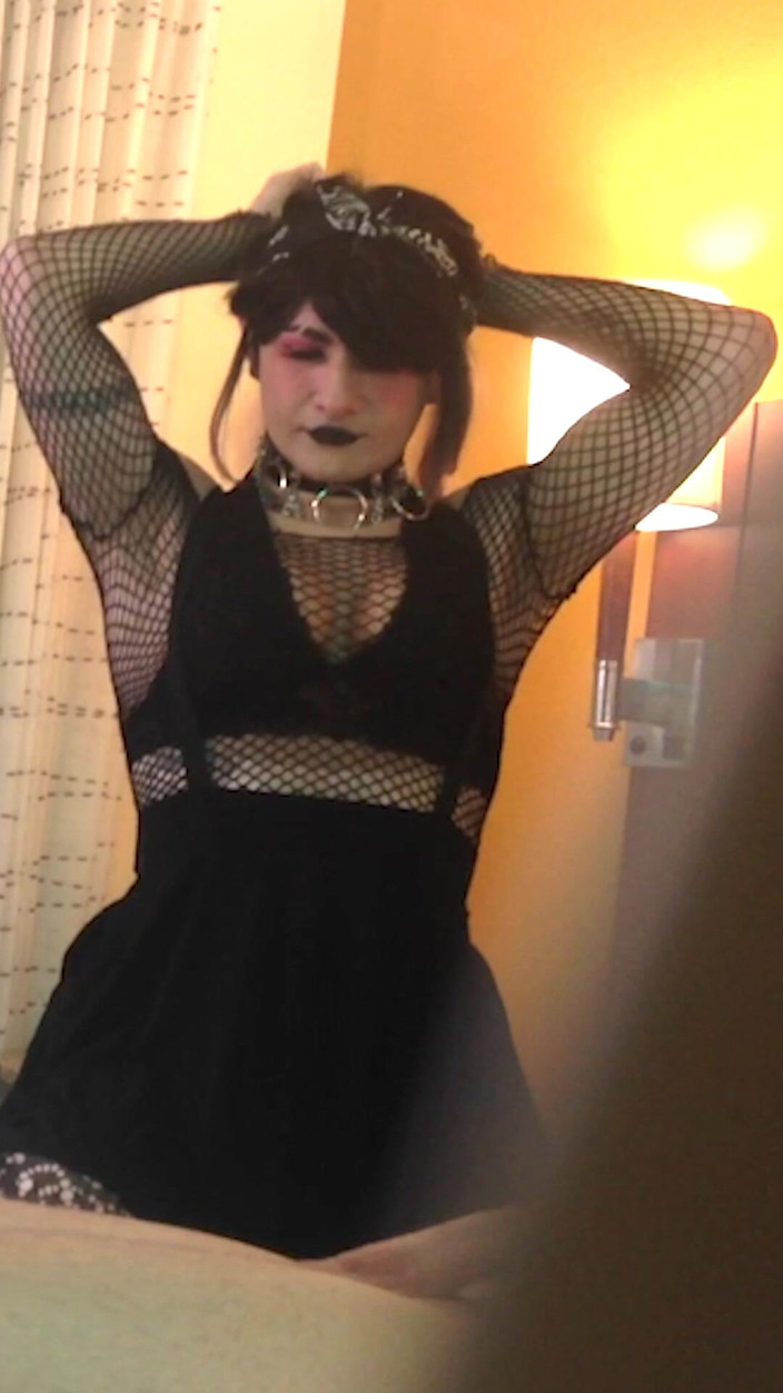 Jake Grand the man: Goth Sissy Jade Madison suger kuk djupt i halsen - Kollektion 7
