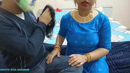 Hotty Jiya Sharmaa: 有史以来最好的快速性爱继母被她的继子性交