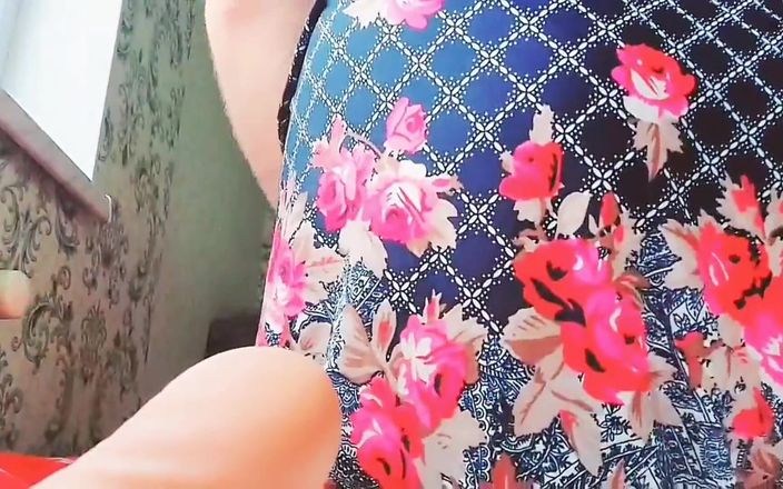 Kitty_Cross: Manos libres corrida femboy masturbándose con lindas piernas suaves haciendo...