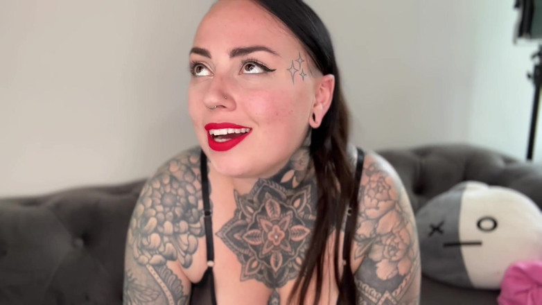 Miss Valentina: Cuckold ke Fag