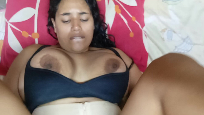 Britanly-Brow: Britanly ha sido sorprendida por su marido y él la folla...