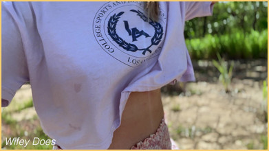 Wifey Does: Wifey är braless med en kort grödor topp på