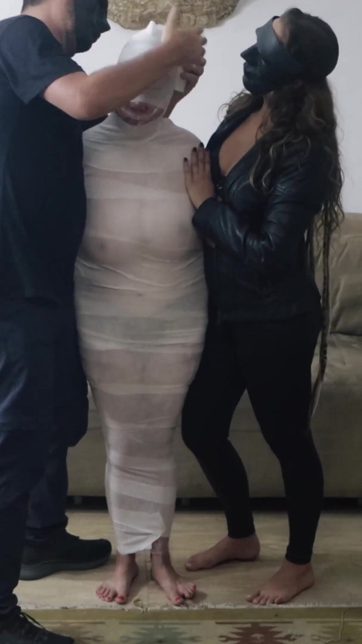 MAF fetish studio: Mumifikující Natasha s White Tape!