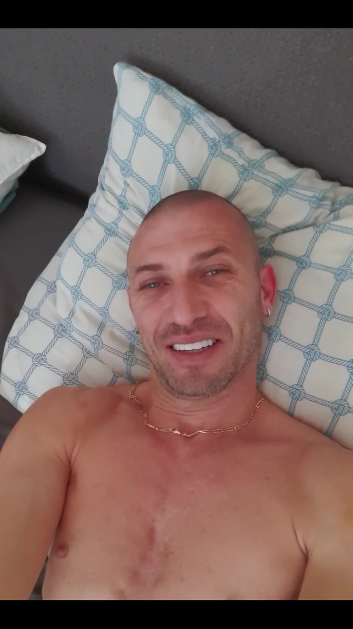 Boy jerking off: 有好的一天