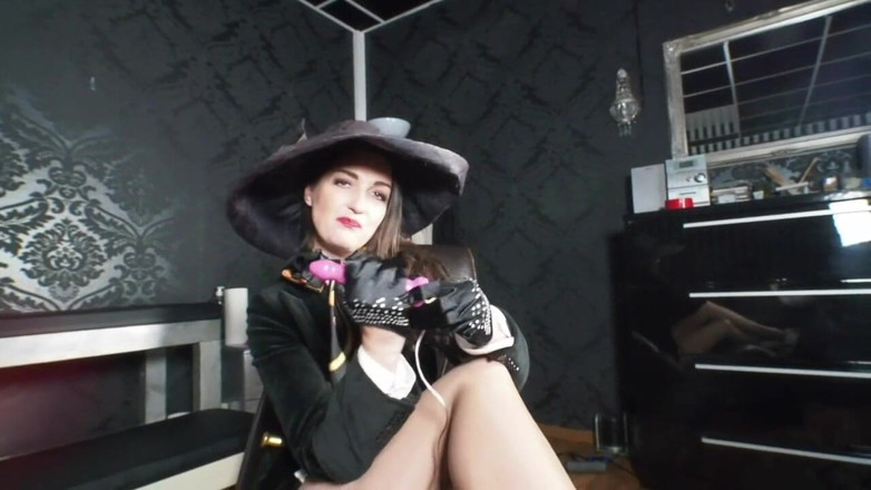 Lady Victoria Valente: JOI Game Anal Plug, High Heels licker and cbt masturbations...
