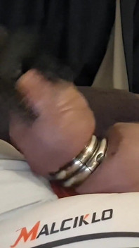Ma bite en silicone Megagrpte va squirter