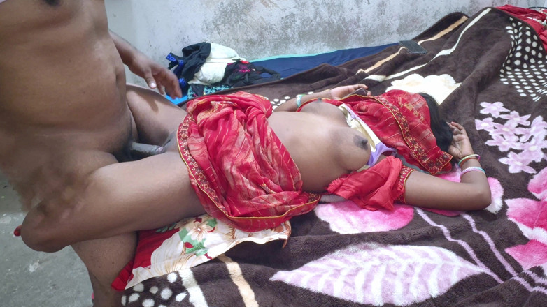 ExcitedWomen: インドのデシ・バービーがデシの欲求不満な男とセックス