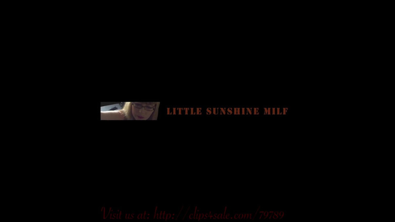 Little Sunshine MILF: Sborra in bocca