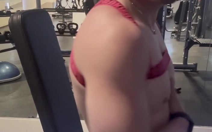barenakedboy: Flexion à la salle de sport