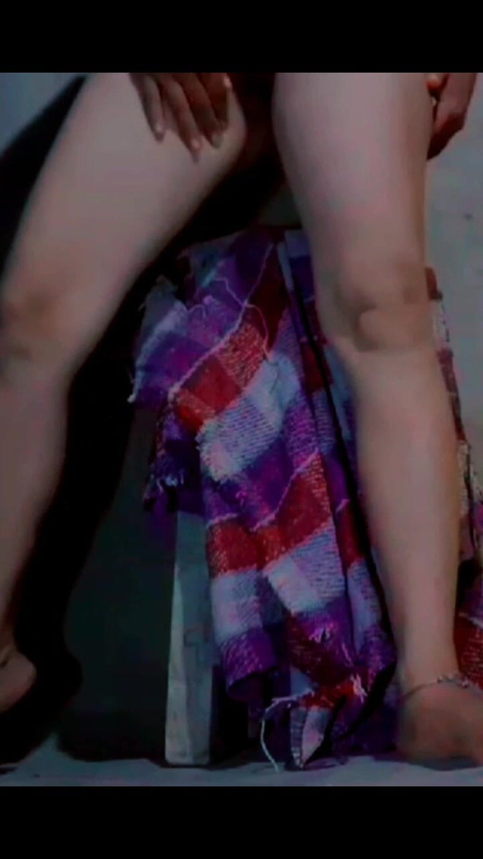 TricolorMusic3: Calda ragazza sexy mostra figa molto calda