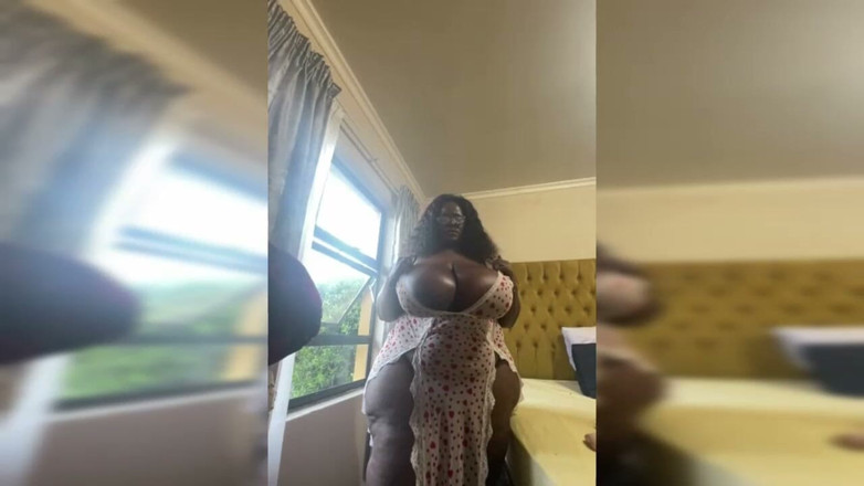 Legendary Booty Overdose: BBW MILF Striptease