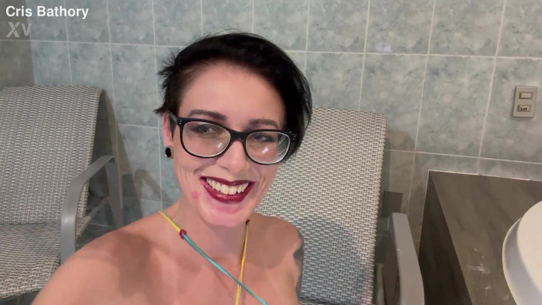 Cris Bathory: Cris Bathory Bersenang-senang Dengan Anal Chantilly