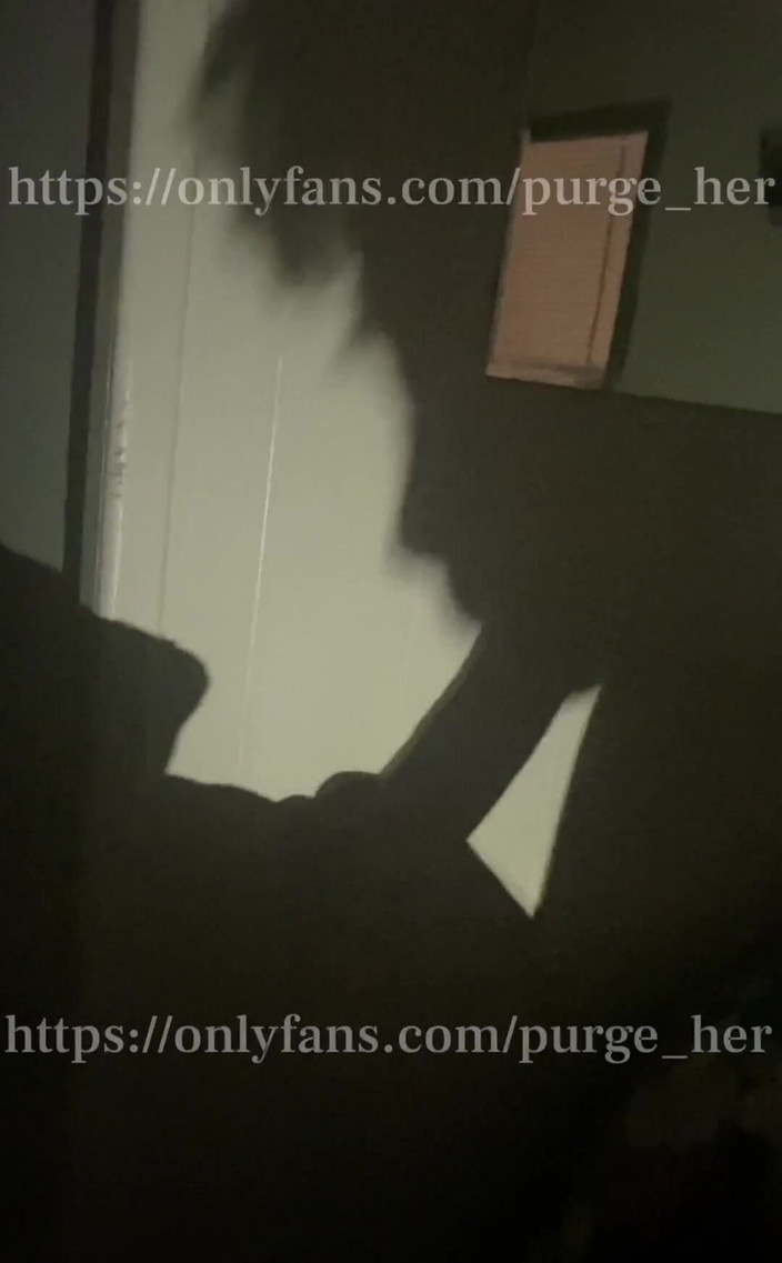 Purge_her: Stínová hlava šuká v krku