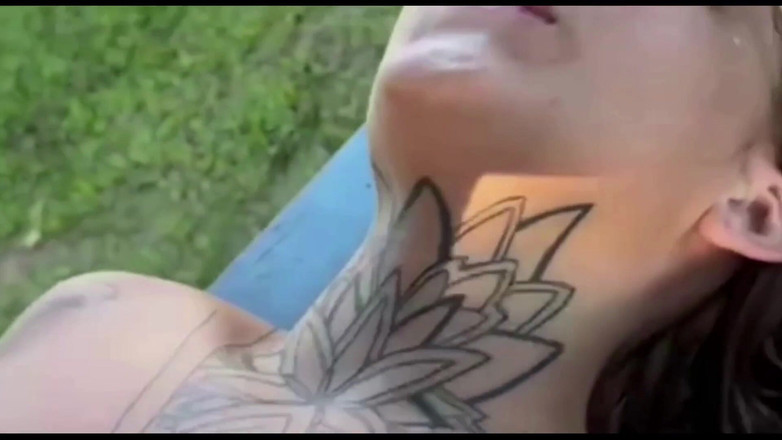 Ana Miller: Ana Miller e Ktal in Una scopata in piscina