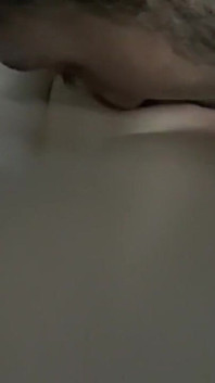 Murid nakal ini lagi asik jilat memek sempitnya sampai muncrat berkali-kali!
