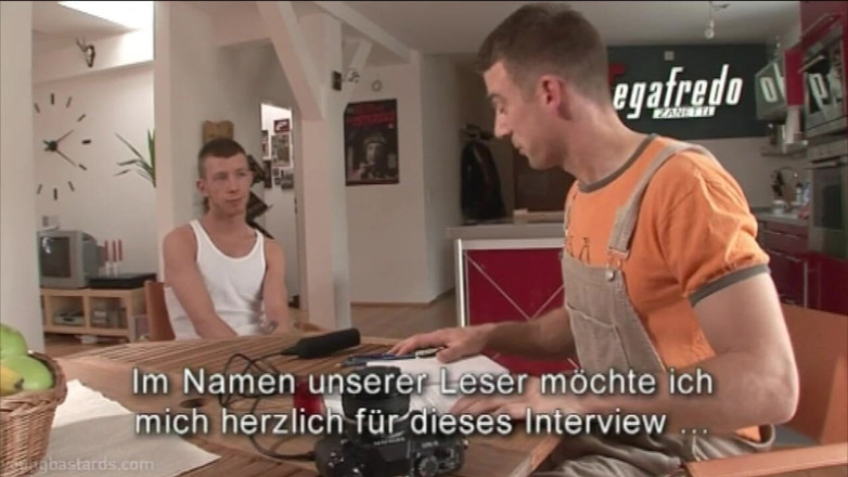 Young Bastards: Grossa estrela pornô pau para Pierced Bottom