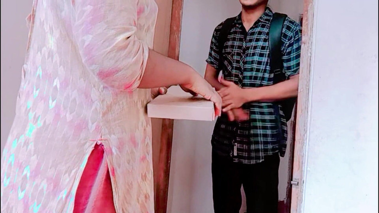 Black Beauty20: 配達員を誘惑し、セックス尻のコツを教えてくれます