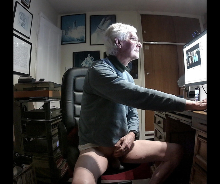 bigears: Pertunjukan webcam pribadi muncrat