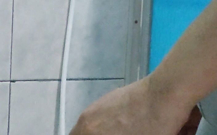 Bananitico82: Tắm, móc cua đít và sục cu