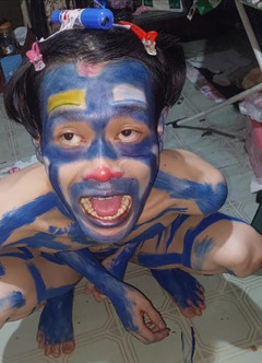 Clown likes to play with colors: Clown clown Chicken