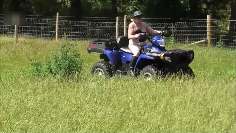 Uk Joolz: Je Hebt Alleen Laarzen En Een Hoed Nodig!!